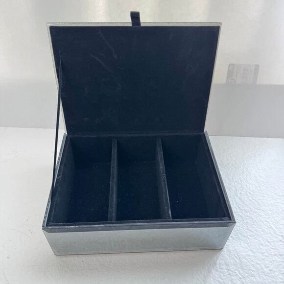 Jewelry Box with sections - Picture 3 of 10